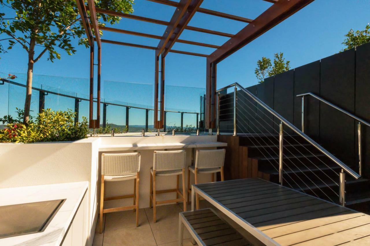 Aparthotel Fv By Peppers Brisbane Zewnętrze zdjęcie The rooftop bar at the Hotel