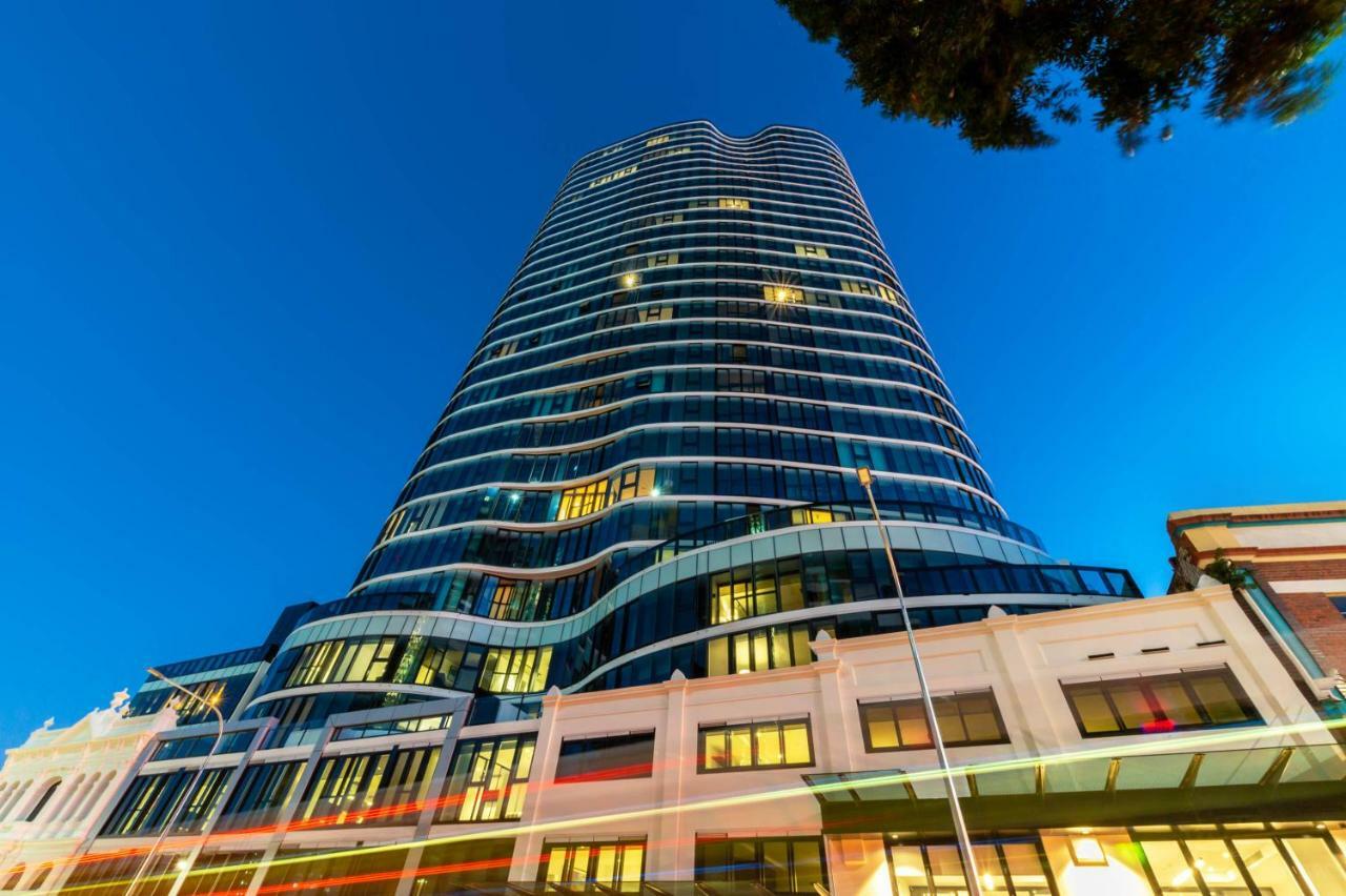 Aparthotel Fv By Peppers Brisbane Zewnętrze zdjęcie The building at night